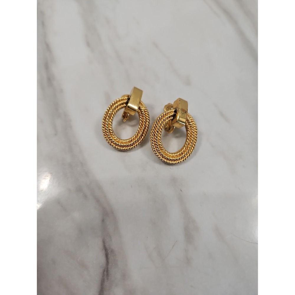 Trifari Gold Tone Door Knocker Clip On Earrings Rope Twist Accent